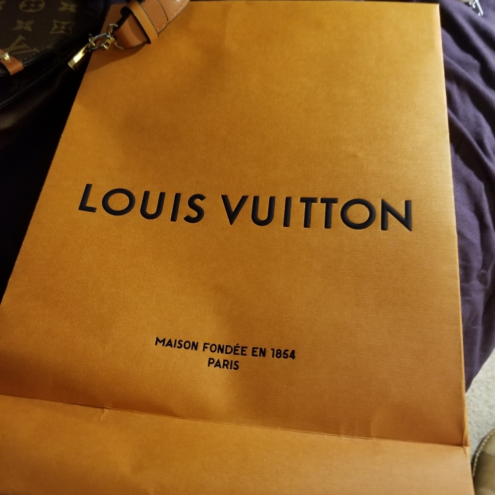 Louis Vuitton pocket book